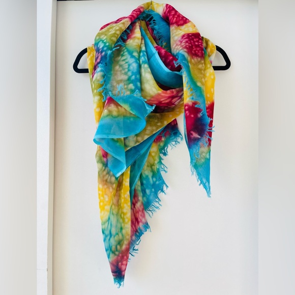 TILO Scarves Color Pop! Luxe soft cotton scarf makes the perfect accessory 😍 - Picture 1 of 13